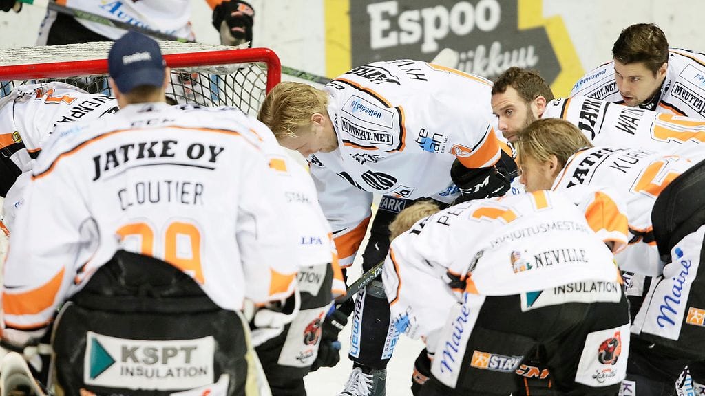 KooKoolla on tiukat paikat.