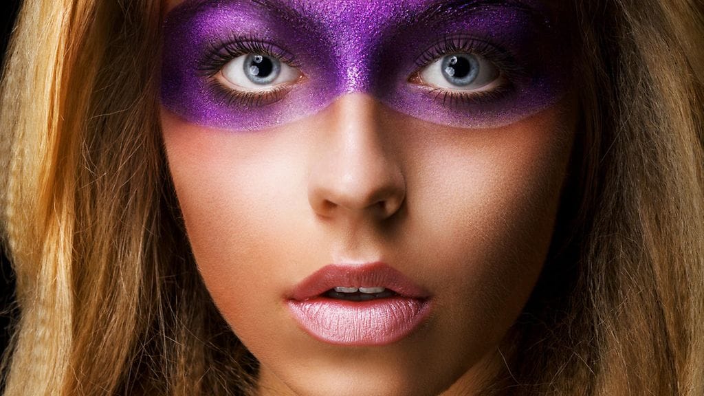 Kokosimme yhteen kuvat, jotka kertovat totuuden "ihanan helposta" meikkausrutiinista.