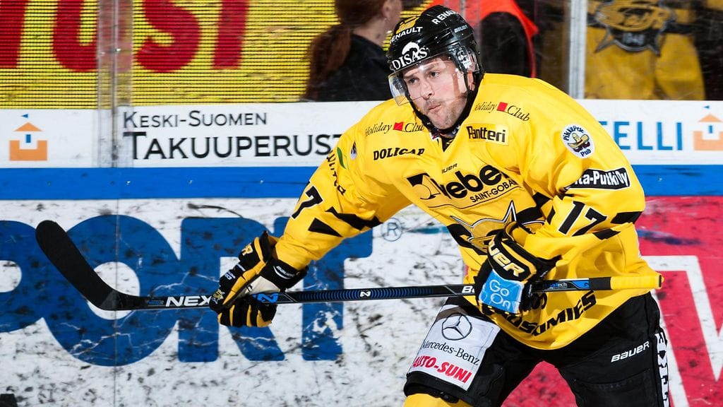 Chad Rau iski kaksi maalia. SM-liigan maalipörssin kärkinimellä on kasassa 28 osumaa.