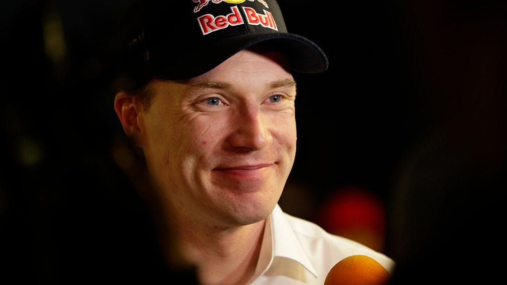 Jari-Matti Latvala on kilpailussa neljäntenä ensimmäisen erikoiskokeen jälkeen.