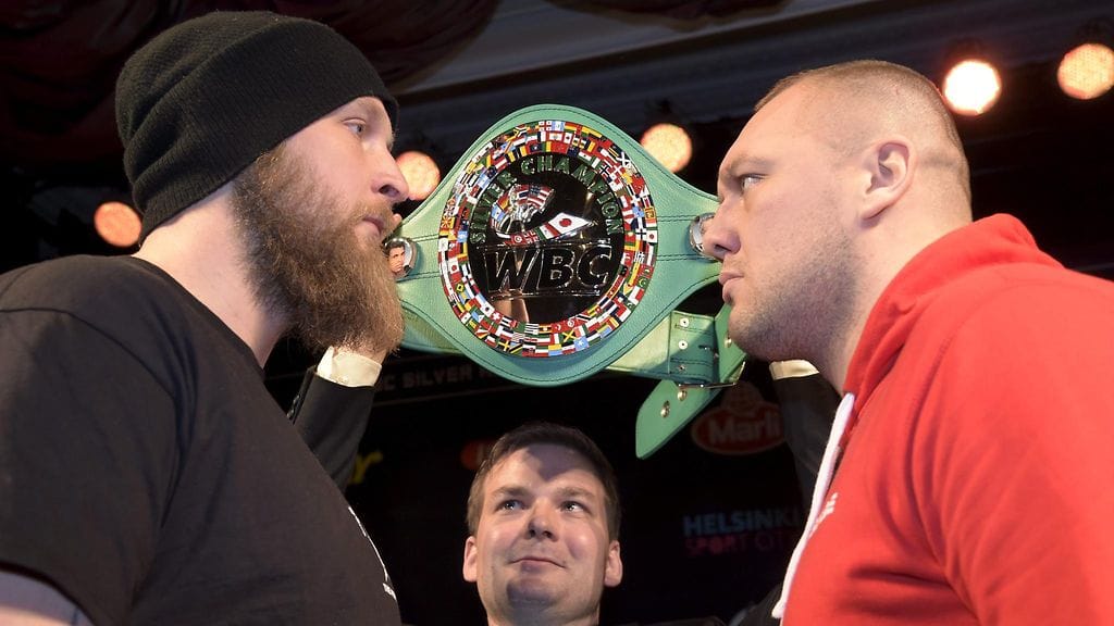 Robert Helenius ja Johann Duhaupas tiedotustilaisuudessa Helsingissä perjantaina.