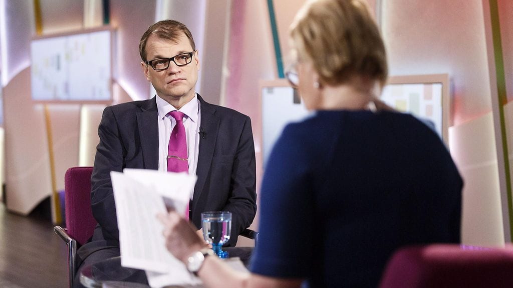 Sipilä sanoi tänään Ylen Ykkösaamussa, että jos työmarkkinajärjestöjen yhteiskuntasopimus menee hyvin maaliin, ehdollisista lisäsäästöistä voidaan luopua.