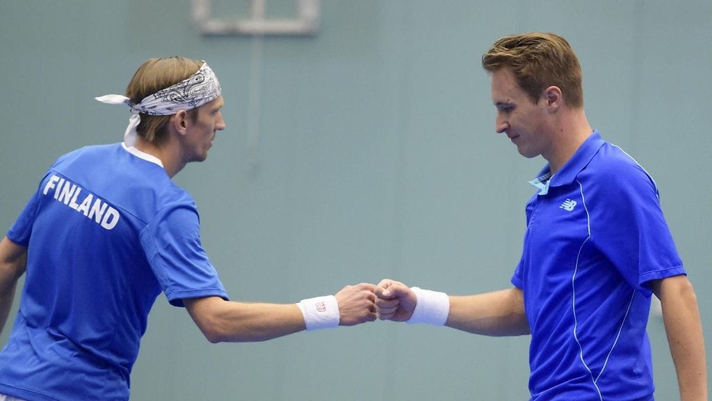 Jarkko Nieminen ja Henri Kontinen olivat ylivoimaisia Davis cup -kohtaamisen nelinpelissä.