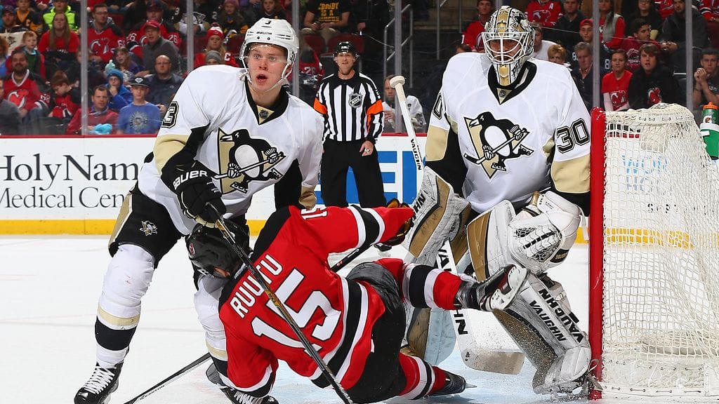 Olli Määttä jätti Tuomo Ruudun alleen.