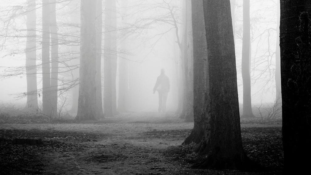 "Huomioin pieniä yksityiskohtia ympäristöstäni ja pystyn kertomaan niiden avulla asioita pitkänkin ajan jälkeen", lukija kertoo erityisherkkyydestään.