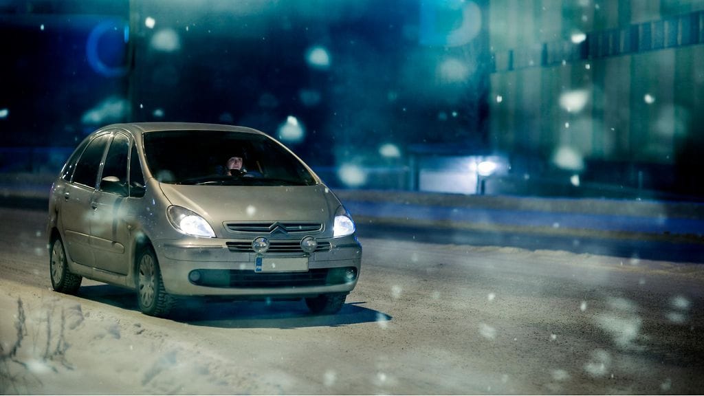 Väsymys hidastaa reagointia ja huonontaa arviointikykyä. Väsyneenä havaintojen ja ratkaisujen tekoon kuluu enemmän aikaa.