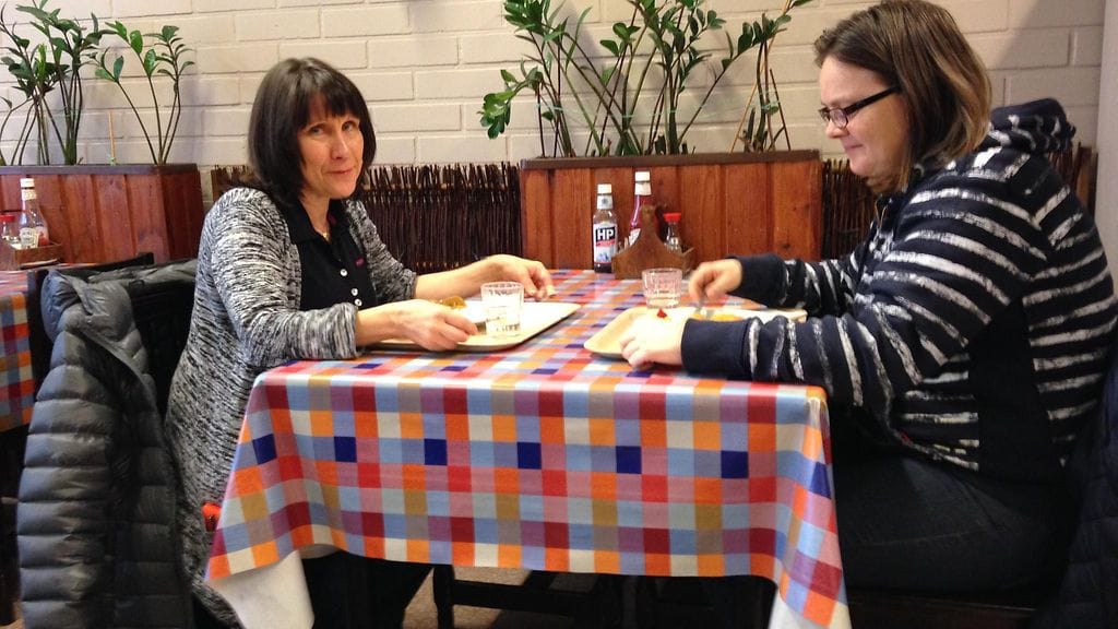 Aulikki Simanainen ja Teija Välimäki eivät hätkähdä säteilykohua.