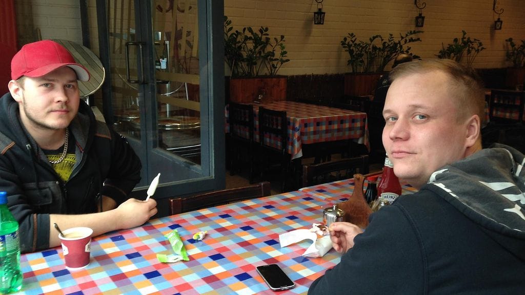 Stuk ravintolan henkiilöt niko haavisto ja aki toivanen