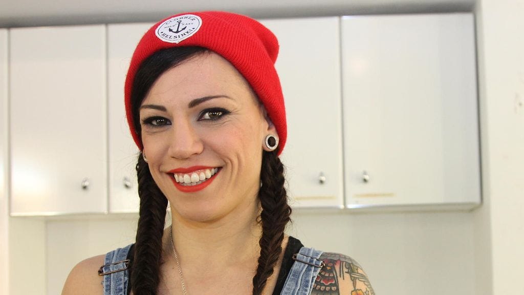 Eva Wahlström julkaisi videon erikoisesta treenimuodostaan.