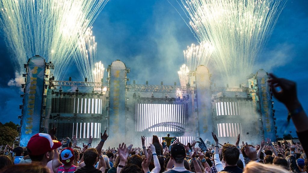 Dj Afrojack esiintyi Tukholman Summerburst-tapahtumassa kesäkuussa 2015.