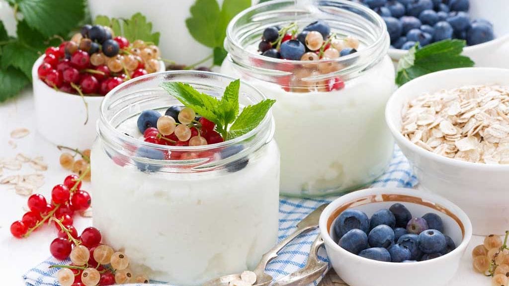 Kreikkalainen jogurtti on hyvä proteiininlähde, kuten myös maitorahka.