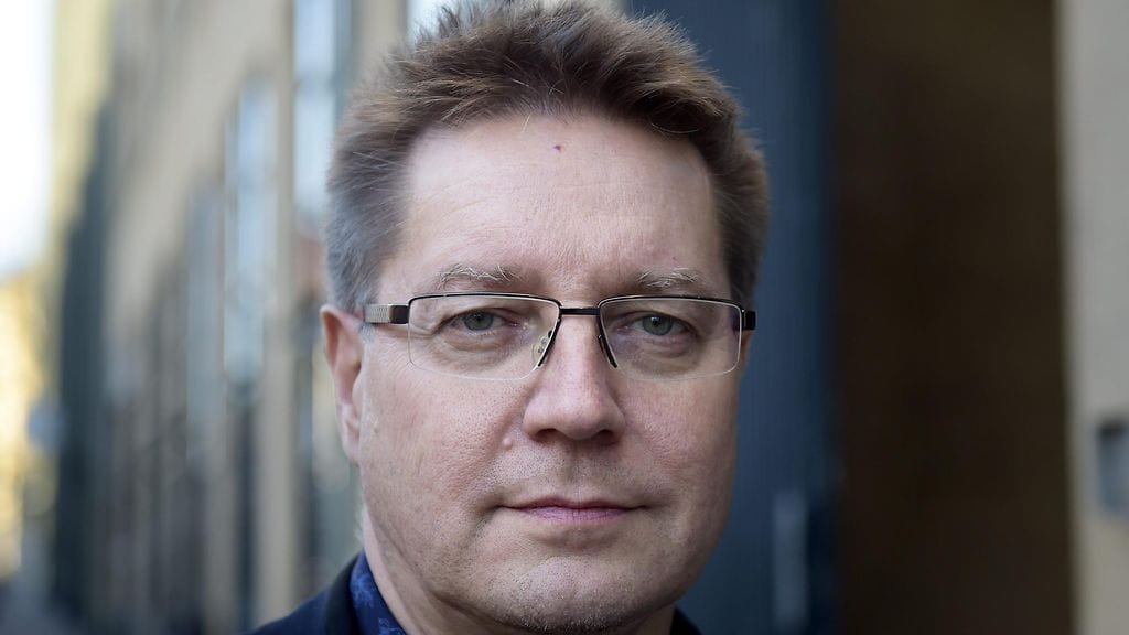 Taideyliopiston rehtori Jari Perkiömäki on pahoitellut irtisanomisluonnoksen näyttämistä.