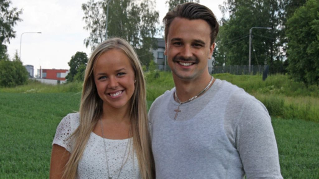 Mikko Parikka ja Sara Säkkinen esittelivät Salkkarit-sivuille kesämökkinsä.