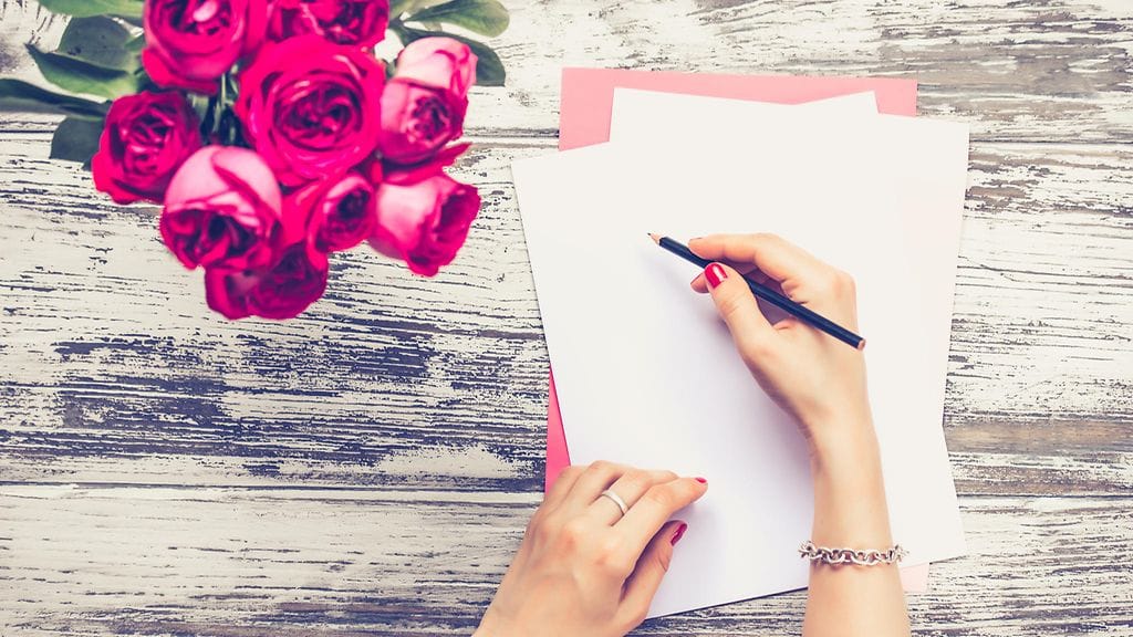 Nainen kehuu kirjeessään miehen entistä tyttöystävää muun muassa siitä, että hänen takiaan mies osaa ottaa kumppaninsa huomioon sängyssä.