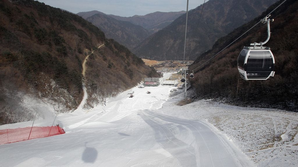 Pyeongchangin alppihiihtokeskuksen työmaa