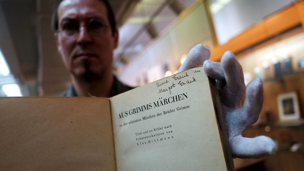 Anne Frank satukirja2