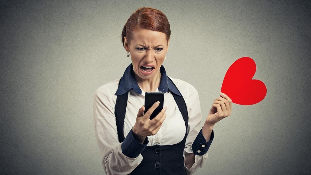 Tinderissä avausrepliikillä voi olla isokin merkitys.