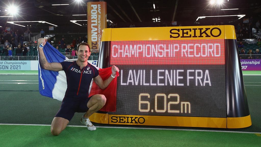 Renaud Lavillenie voitti maailmanmestaruuden uudella kisaennätyksellä.