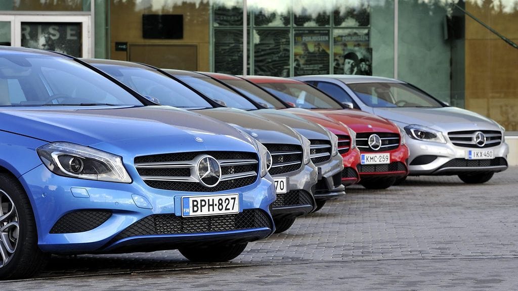 Valmet tarvitsee lisähenkilöstöä aluksi Mercedes-Benzin A-sarjan ja jatkossa GLC-katumaasturin valmistukseen.