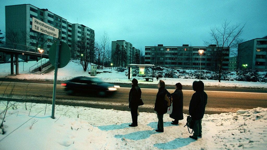 Vantaan hakunilaa on pidetty melko rauhallisena asuinpaikkana, joka valittiin äskettäin vuoden lähiöksi. Kuvituskuvaa bussipysäkiltä Hakunilasta.