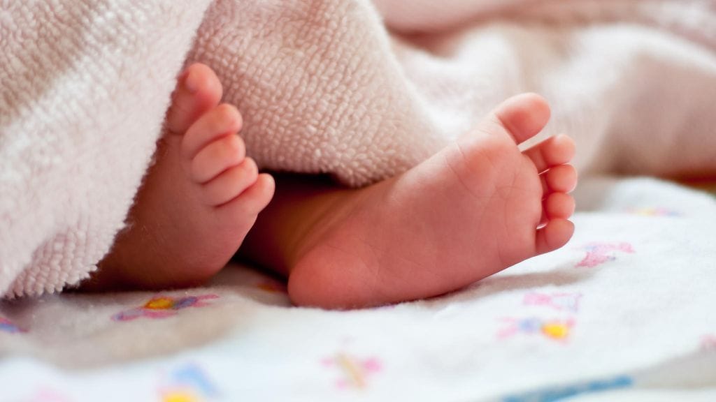 Äidin koskettava teksti kertoo äitiyden ihmeestä.