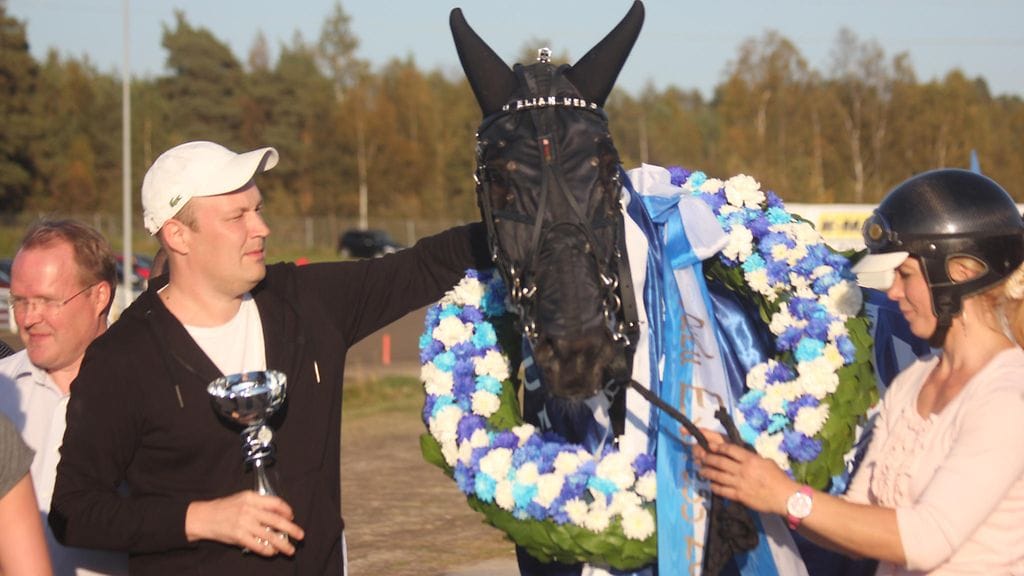 Elian Web hakee hienoon kauteen voitokasta päätöstä.