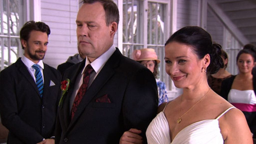 Salatut elämät – Lasse (Timo Jurkka) ja Paula (Johanna Nurmimaa)