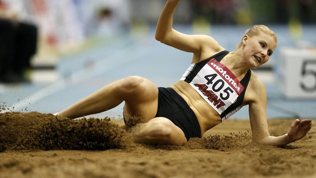 Kristiina Mäkelä SM-hallikisoissa helmikuussa.