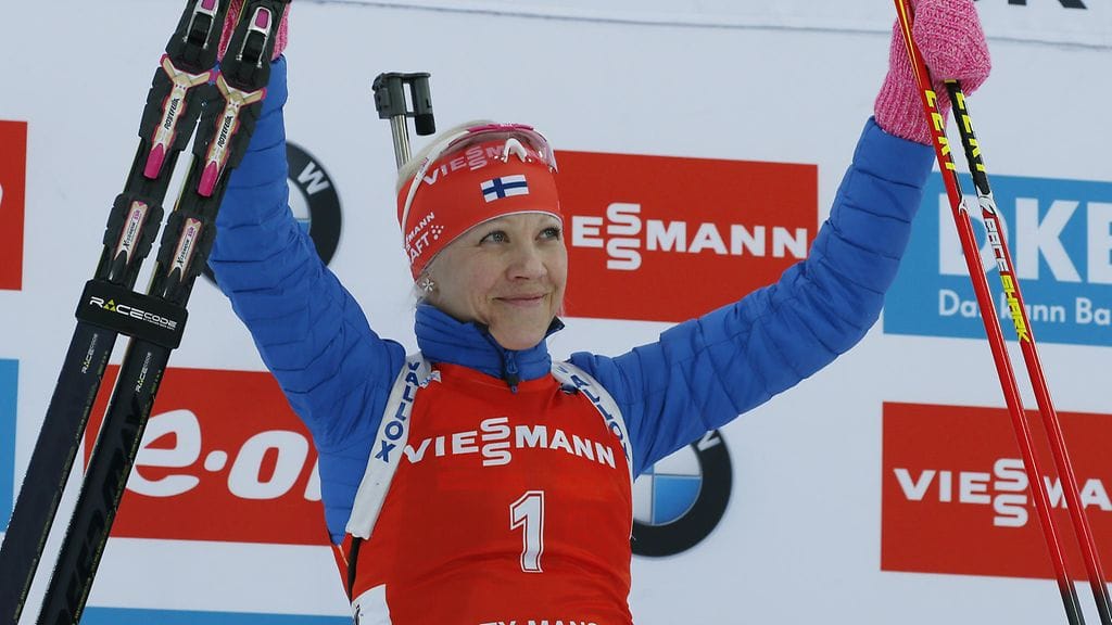 Kaisa Mäkäräinen päätti kautensa kahteen peräkkäisvoittoon Hanti-Mansijskissa. Lauantaina hän juhli takaa-ajon ykkössijaa.