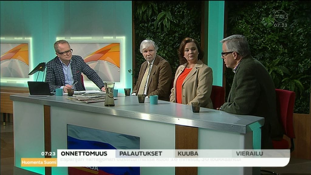 MTV:n Huomenta Suomessa Venäjän tilanteesta toimittaja Tapio Nurmisen kanssa keskustelivat poliitikko Erkki Tuomioja (sd.), tutkijatohtori Hanna Smith Aleksanteri-instituutista ja Lappeenrannan teknillisen yliopiston professori Pekka Sutela.