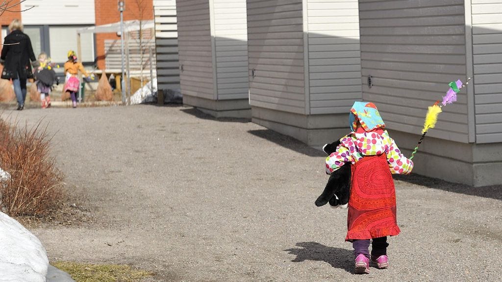 Pääsiäinen virpominen pääsiäisnoita