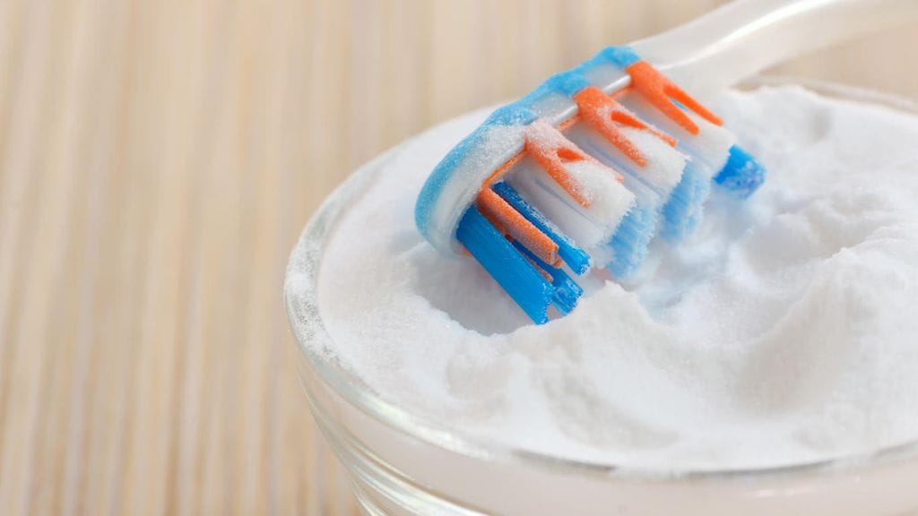 Ruokasooda kelpaa myös patjan puhdistamiseen.