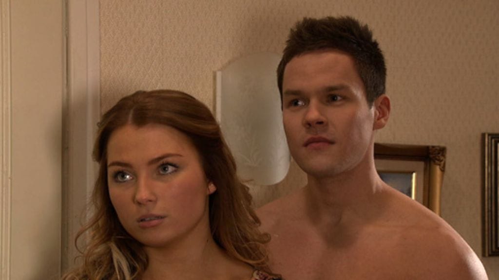 Salatut elämät – Iida (Rosa Rusanen) ja Lari (Ronny Roslöf)