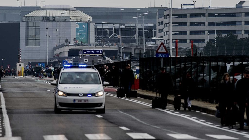 Brysselin terrori-iskut tehtiin lentokentän lähtöselvitysalueella ja metrossa, joihin pääsee ilman  turvatarkastuksia.