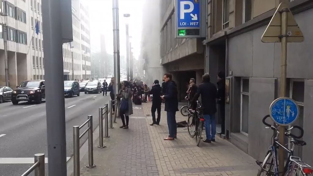 Iskussa Brysselin metroon on kuollut yli kymmenen ihmistä.