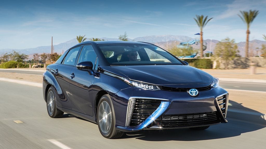Kuvassa Toyotan Mirai-mallinen vetyauto.