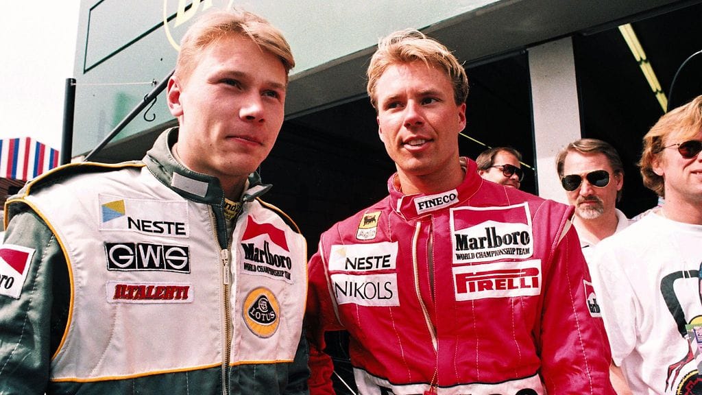 Mika Häkkinen ja JJ Lehto F1-varikolla vuonna 1991.