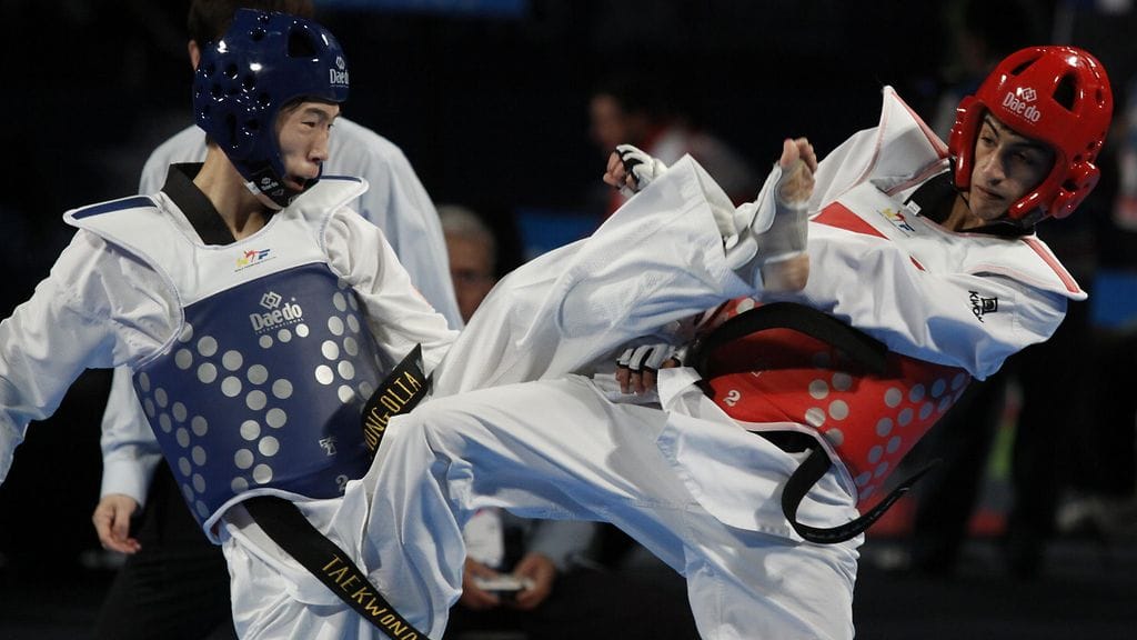Mourad Laachraoui (oik.) edusti Belgiaa taekwondon MM-kisoissa Meksikossa vuonna 2013.