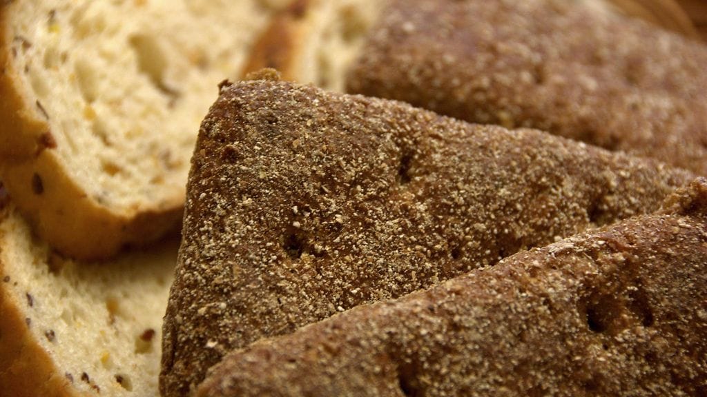 Leipää ei tulisi säilyttää jääkaapissa.