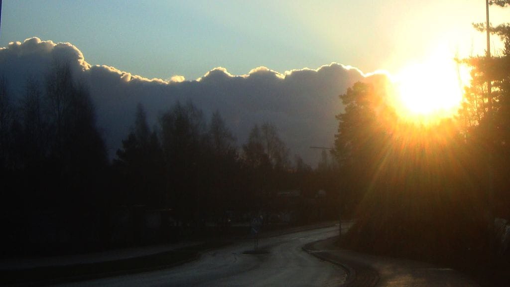 Auringonvaloa kevättalvelta 2016. Lukijan kuvaa.