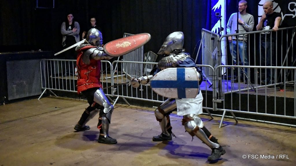 HMB tulee sanoista "Historical Medieval Battles" ja tarkoittaa keskiaikaista taistelua täydellä kontaktilla. Lajissa käytetään autenttisia panssareita ja tylsiä teräsmiekkoja.  Maailmalla lajin suosio on kasvanut nopeasti.