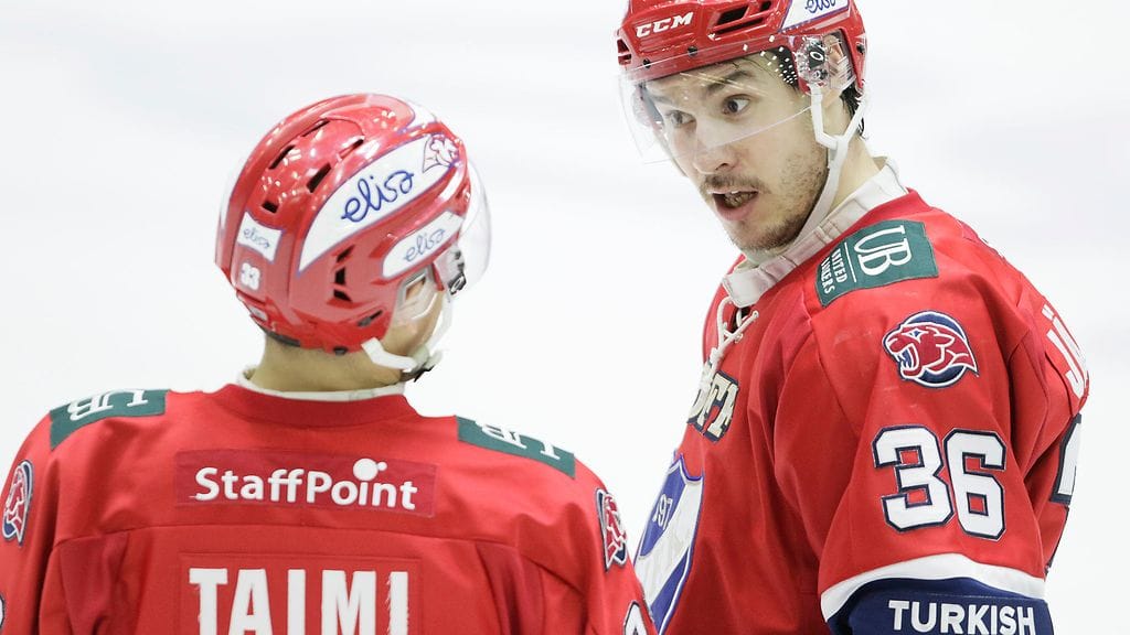 Tommi Taimi ja Joonas Järvinen muodostavat HIFK-puolustuksen syömähampaan.