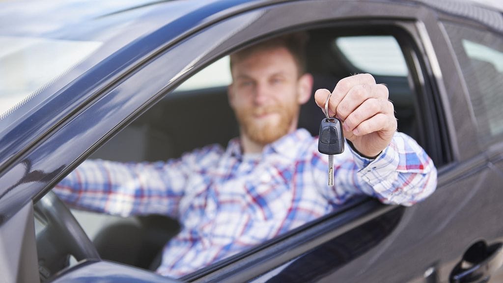 Tuoreen kuljettajan on syytä painaa mieleensä muutama sääntö, joita ei kirjoista löydä.