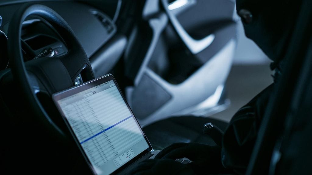 Hakkerit keräävät esimerkiksi kuljettajan tietoja.