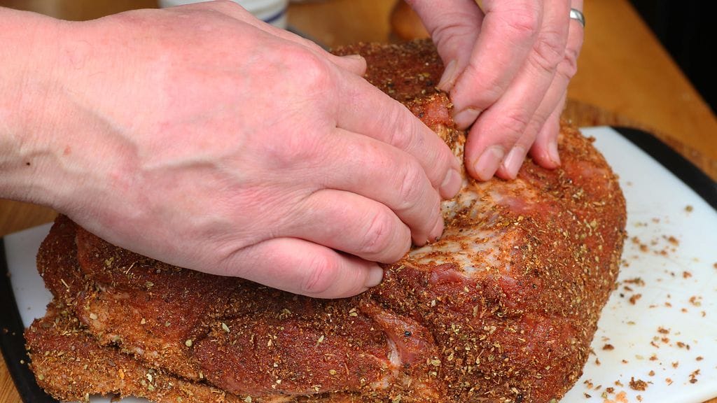 Liha marinointi rub grillaus