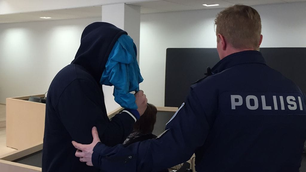 26-vuotiaan miehen epäillään sytyttäneen Ylivieskan puukirkon palamaan pääsiäisenä.