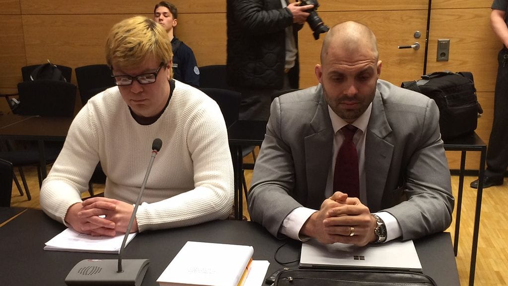Törkeästä puukotuksesta epäilty Jonne Kantola (vas.) on tuomittu aiemmin elinkautiseen vankeuteen.