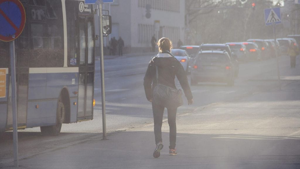 Ilmanlaatu on nyt huono, vaikka katupölykausi ei ole vielä alkanut. Tyynessä pakkassäässä pakokaasut eivät pääse laimenemaan.