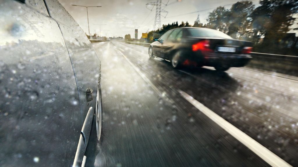 Hyväkuntoisilla renkailla vesiliirron riski on pienempi.