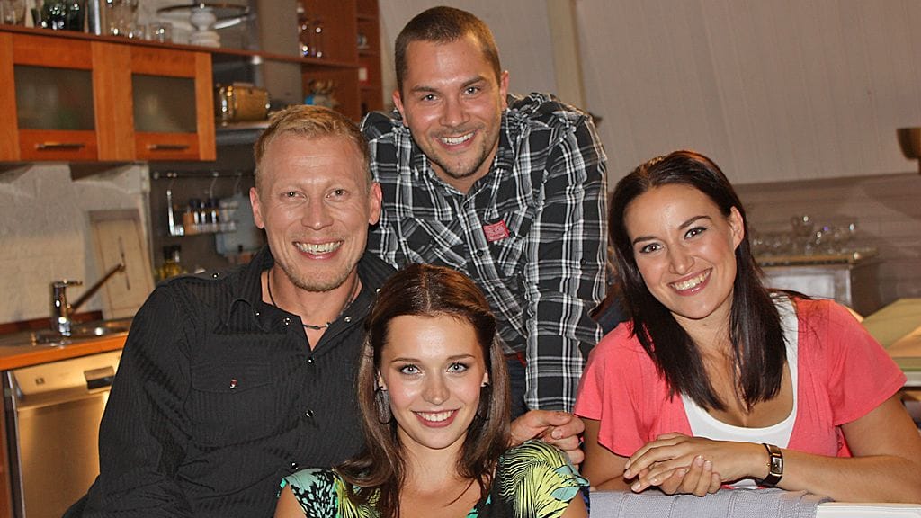 Salatut elämät -sarjan tähdet Ossi Puolakka (Sami Sarjula), Antti Polvijärvi (Timo-Pekka Luoma), Cindy Rintala (Mia Ehrnrooth) ja Katariina Mäkelä (Jasmin Hamid).